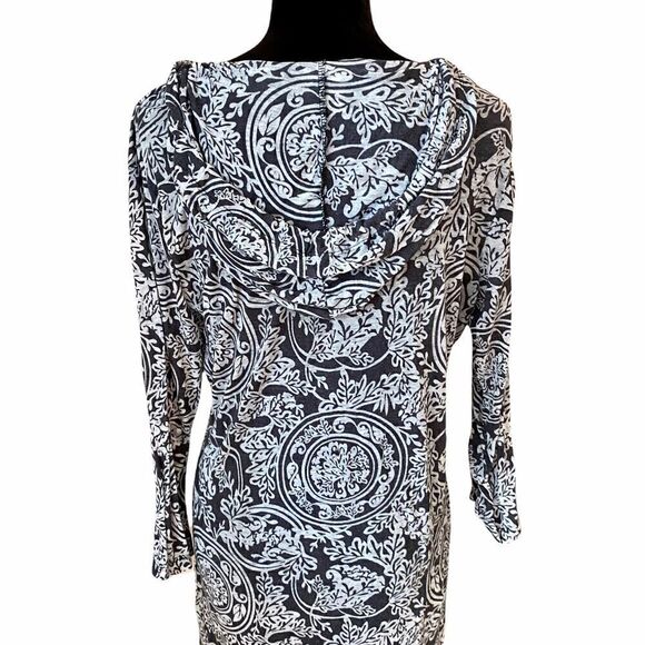 Very Cute Lightweight garment by Marika - Picture 2 of 6